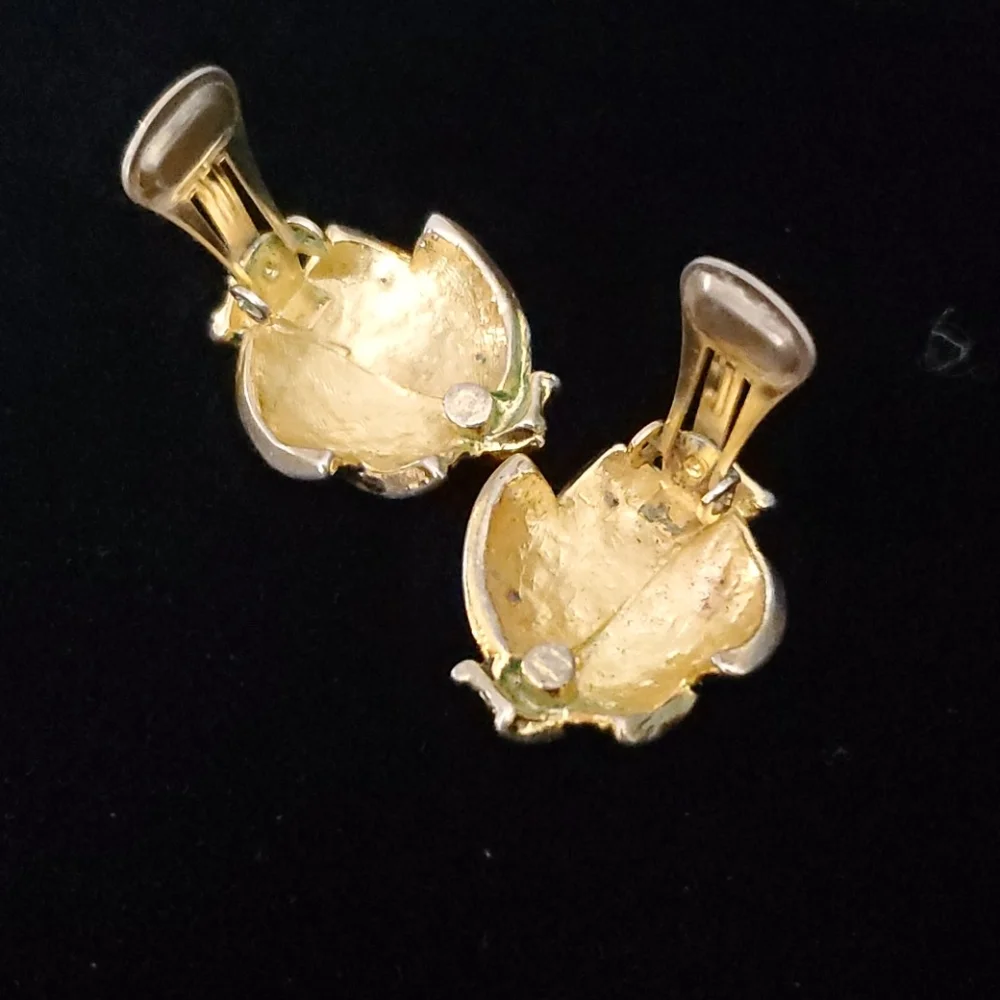 Vintage Enamel Black and Gold Clip on Earrings